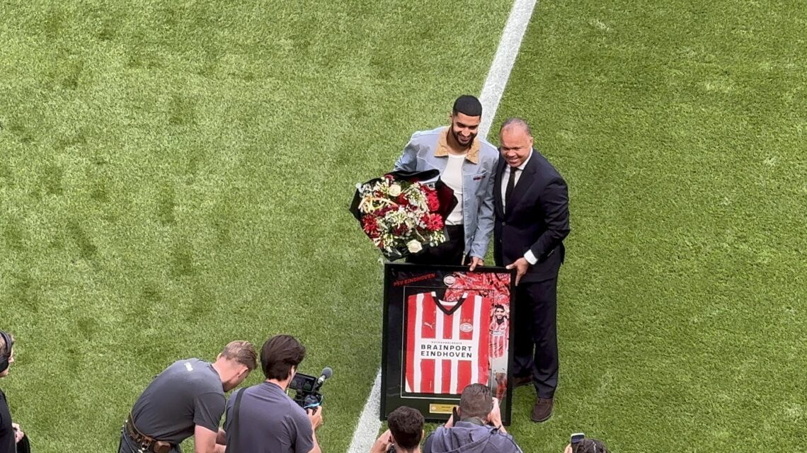 آيندهوفن يودع الصيباري بحفل خاص بعد انضمامه إلى البايرن