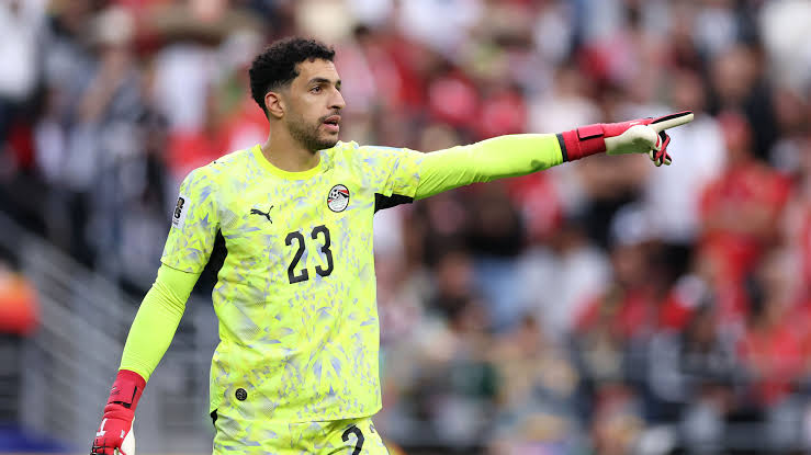 الأهلي يرفض عرض كومو الإيطالي لضم حارسه شوبير