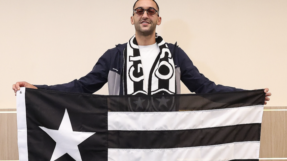 زياش يحط الرحال بالبرازيل تمهيدا للانضمام إلى بوتافوغو