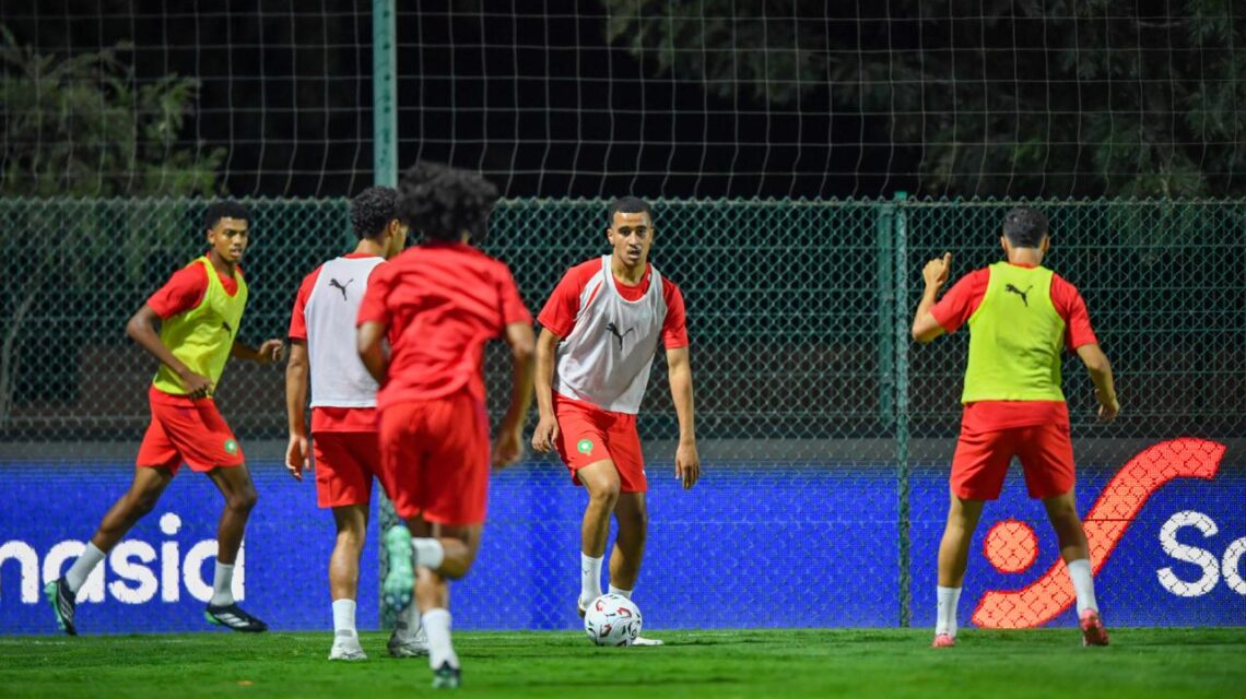حكيمي والصيباري يغيبان عن أول حصة للمنتخب المغربي قبل مواجهتي الغابون وليسوتو
